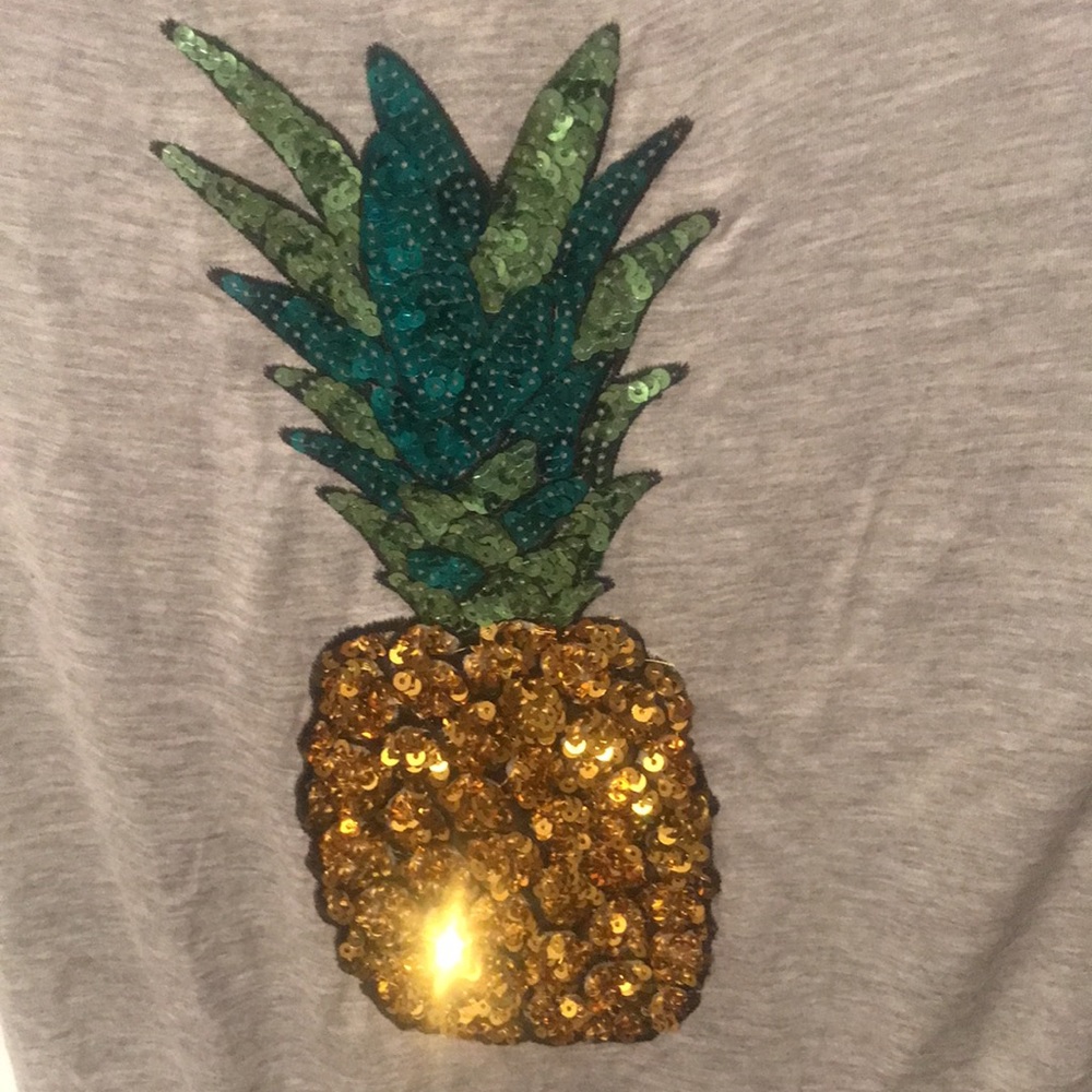 Pineapple 🍍 Ultra Soft H and M Cotton Short Sleeved Summer Tshirt SZ XS
